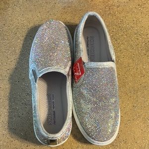 Skechers embellished size 7 womens sneakers